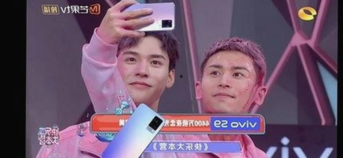 黄明昊娱乐圈翻车真相揭秘，网友炸锅背后到底啥情况？